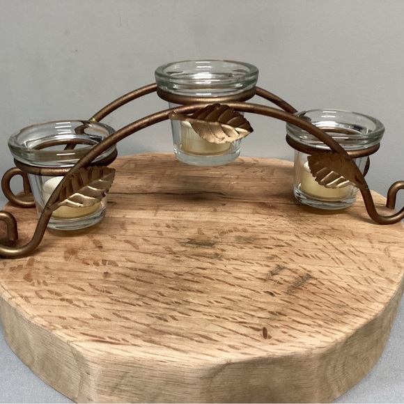 Solid Metal Crafted 3 Arch Votive Candle Holder - Floral Themed - Excellent - Picture 7 of 12